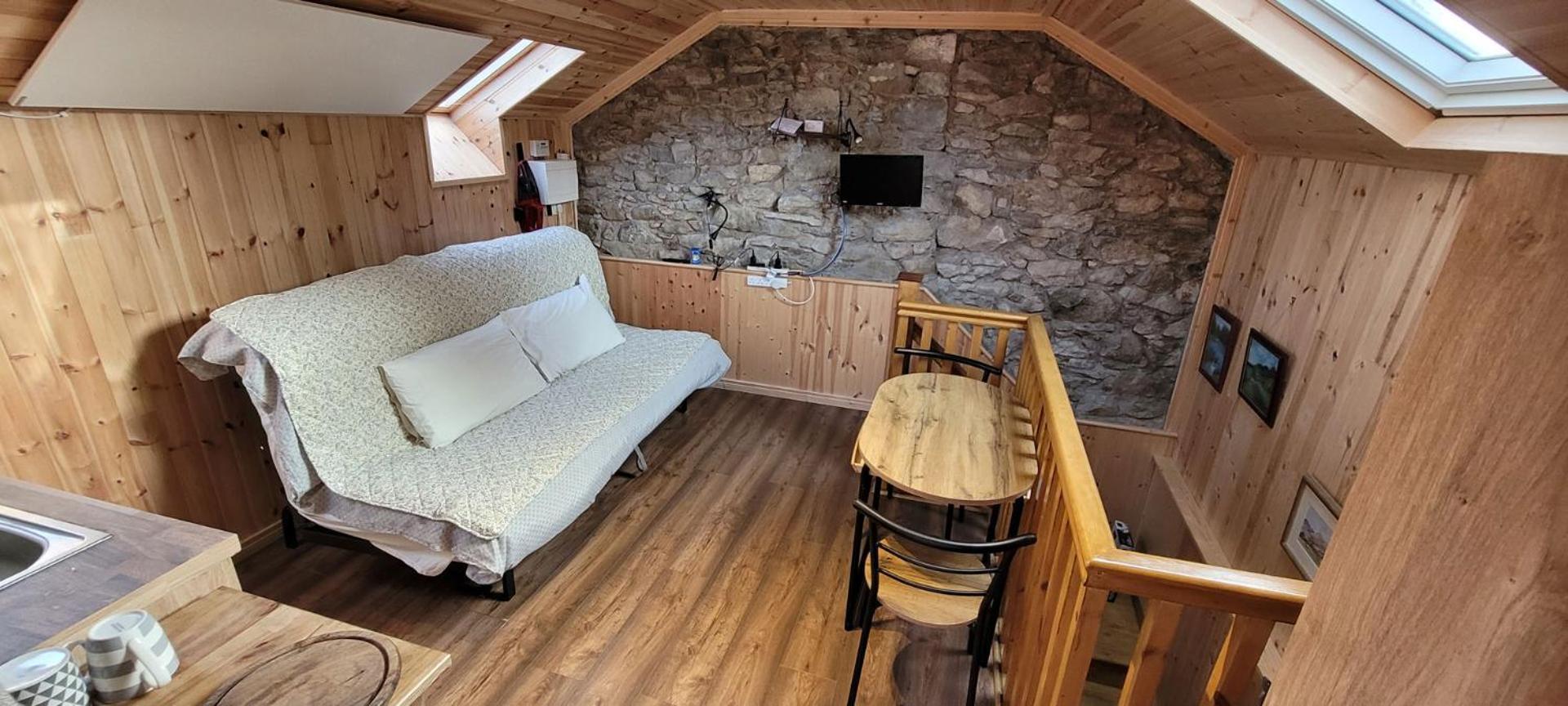Quarvue Loft Apartment